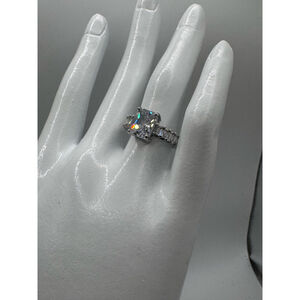 Sterling Silver Princess Cut Clear Stone Ring Size 5.5 Silver